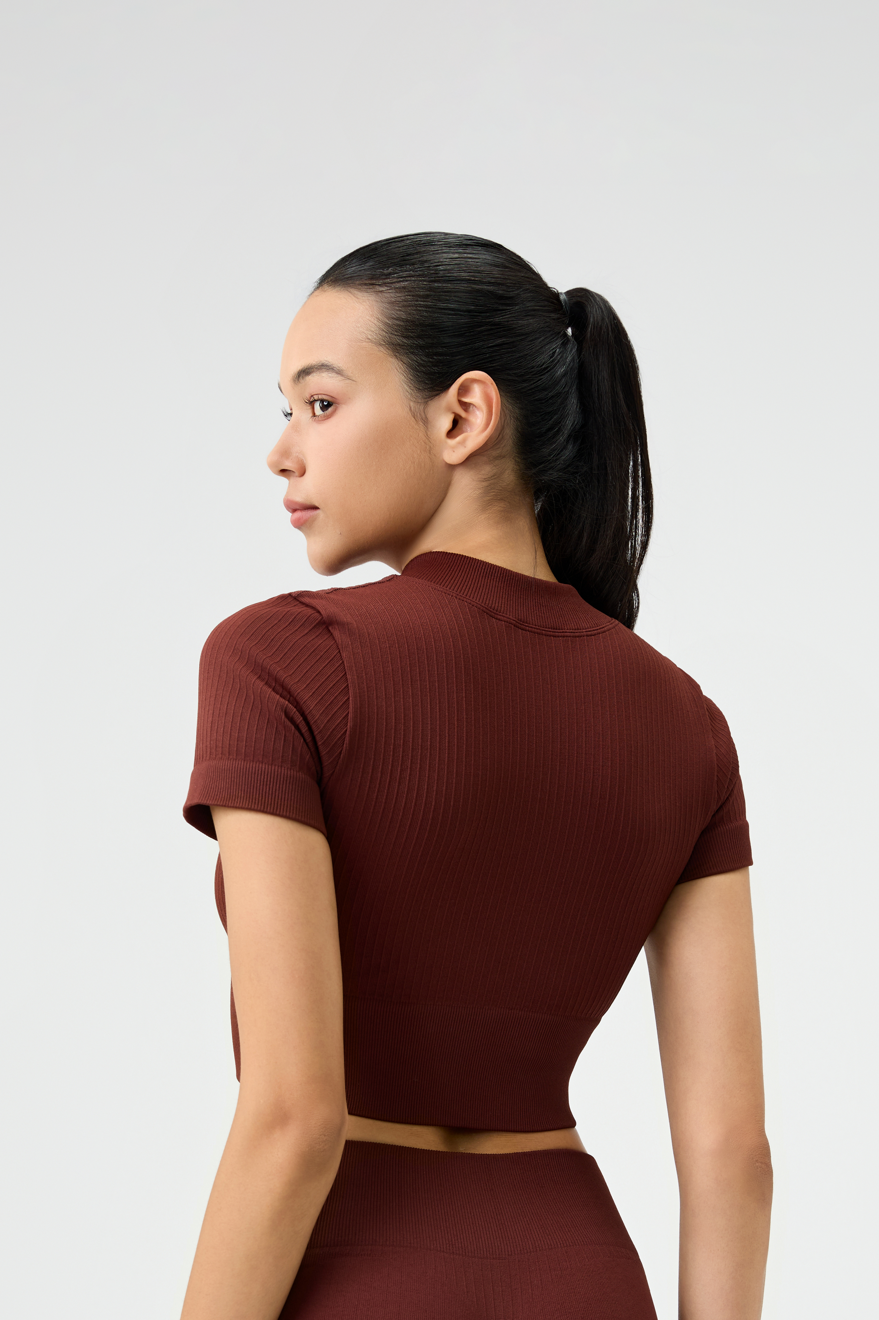 Short-Sleeve Sport Top - Brown